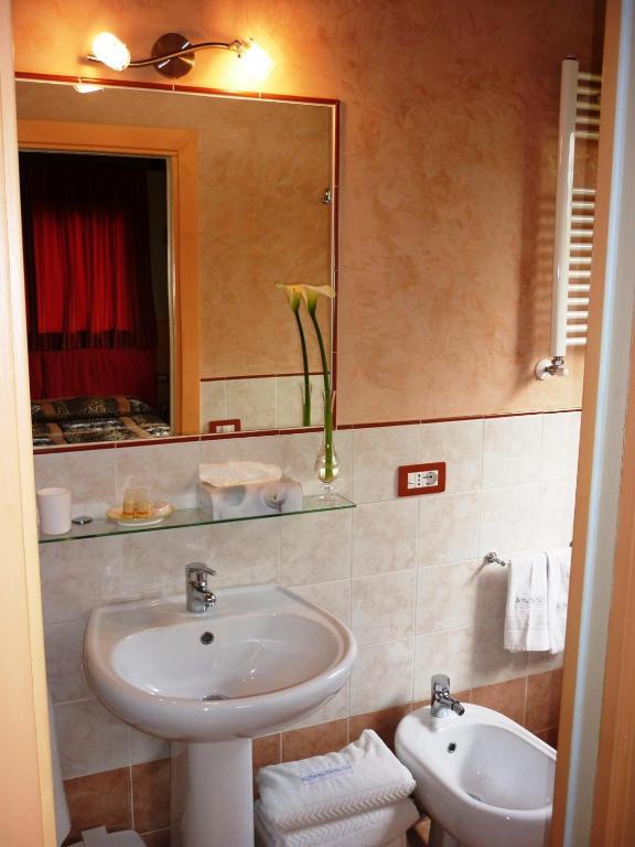 Incisa in Val d'Arno B&B Casale Ginette الغرفة الصورة